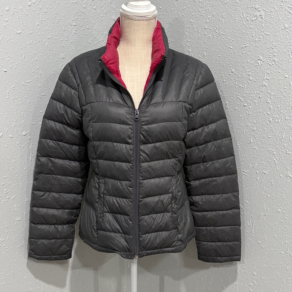 Bernardo Goose Down Women's Gray Puffer Jacket with Pink Lining Packable